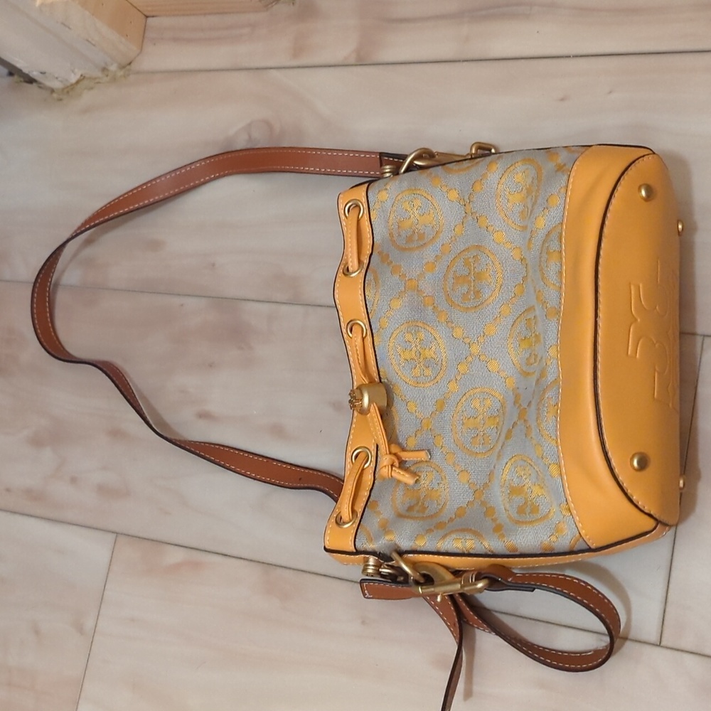 Tory Burch bucket bag